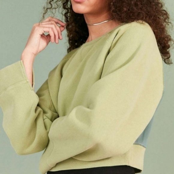 UO Silence Noise Mesh-Back Cropped Sweatshirt - Picture 7 of 8